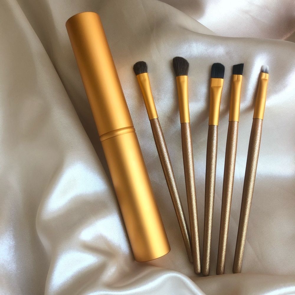 Gold brush travel set